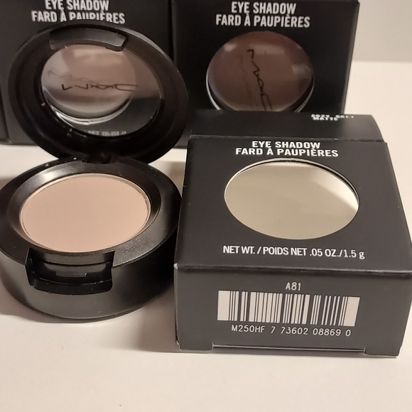 MAC Matte Eye Shadow *COZY GREY* - Picture 5 of 5